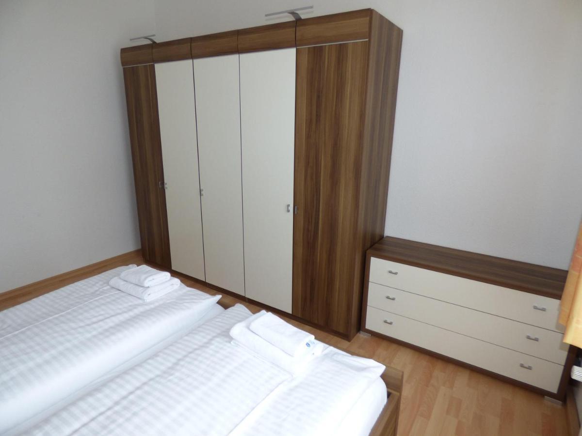 Sonnige-Ferienwohnung-100Qm-Im-1-Obergeschoss-Der-Villa-Walhall-In-Einem-Parkaehnlichen-Garten Sellin  Exterior foto